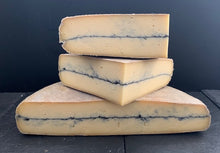 Load image into Gallery viewer, Ashcombe Cheese 200g