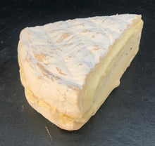 Load image into Gallery viewer, SUSSEX TRUFFLED BRIE 130g
