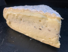 Load image into Gallery viewer, SUSSEX TRUFFLED BRIE 130g
